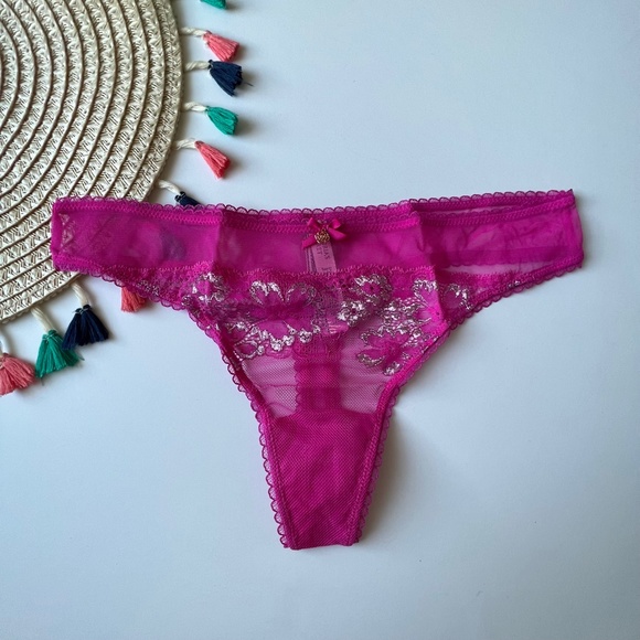 Victoria's Secret Body By Victoria Shimmer Lace-Front Thong Panty Fuchsia M NEW - Picture 1 of 7